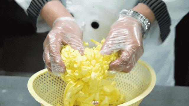 DƬ